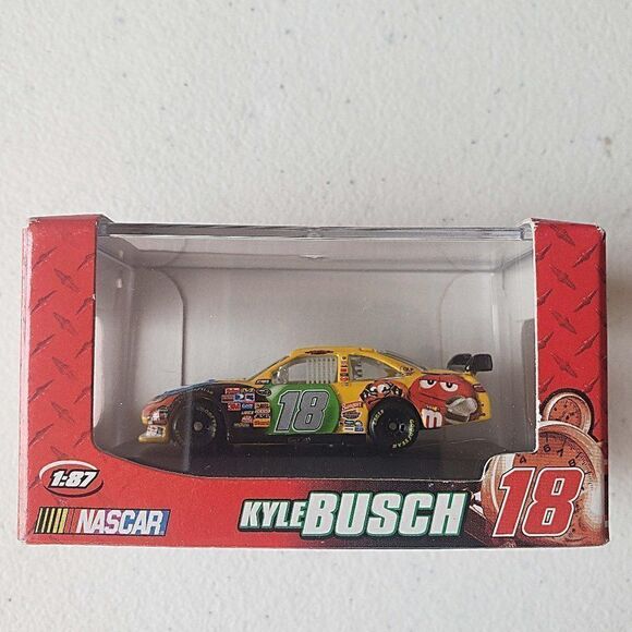 NASCAR 2008 Kyle Busch #18 M&M Rare - Picture 1 of 4